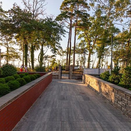 Apartament 7M Z Basenem W Jednym Budynku Klifowa Rewal Bon Turystyczny !!! Free Private Parking Exterior photo